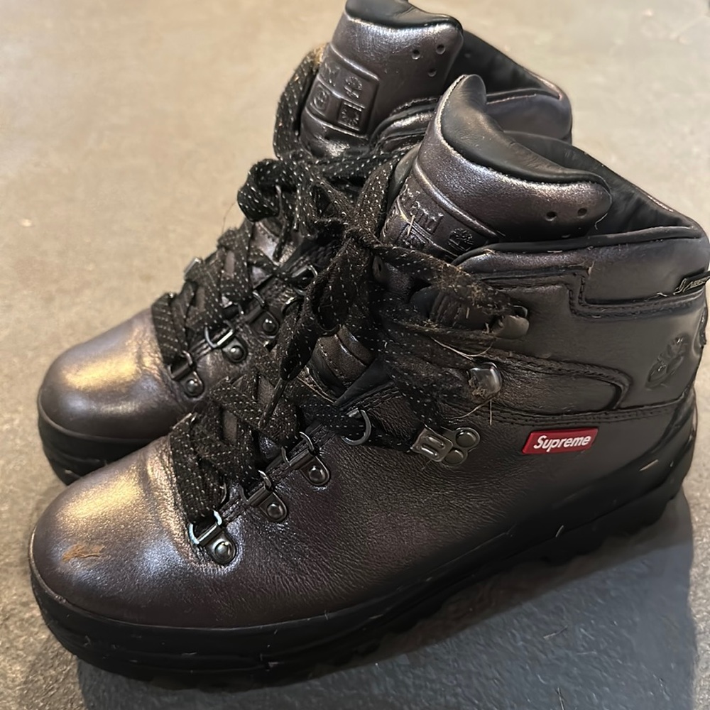 Supreme boots dark grey like new worn once size 8